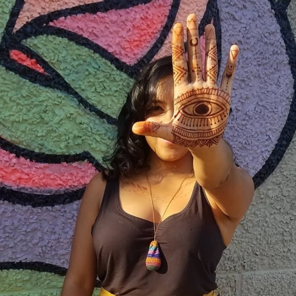 Meet your Posher, Saira